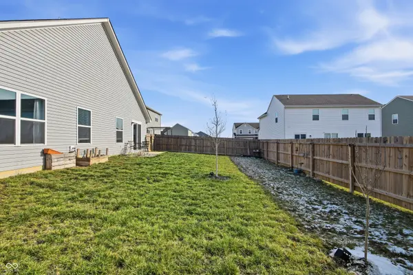 6935 Honeysuckle WAY, Pendleton, IN 46064