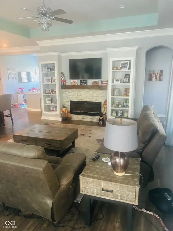 6615 Flowstone WAY, Indianapolis, IN 46237