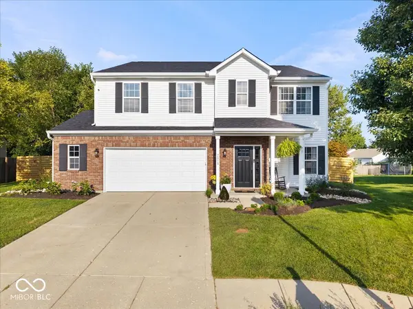 2818 Limber Pine DR, Whiteland, IN 46184