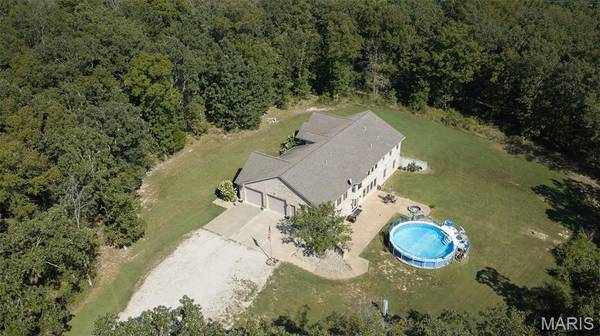 2202 Lindberg RD, Cuba, MO 65453