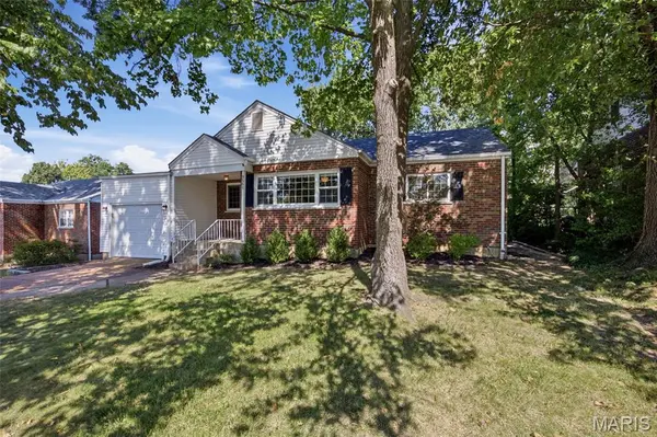 9561 Lodge Pole LN, St Louis, MO 63126