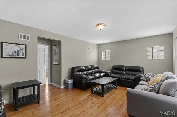 10236 Halls Ferry RD, St Louis, MO 63136
