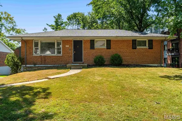 448 W Adams AVE, Kirkwood, MO 63122