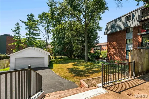 448 W Adams AVE, Kirkwood, MO 63122