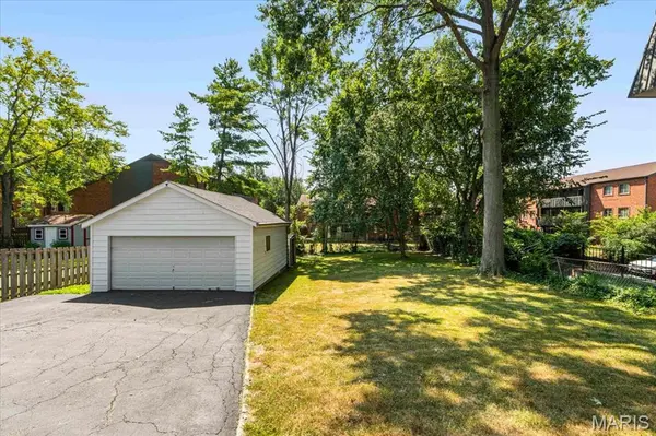 448 W Adams AVE, Kirkwood, MO 63122