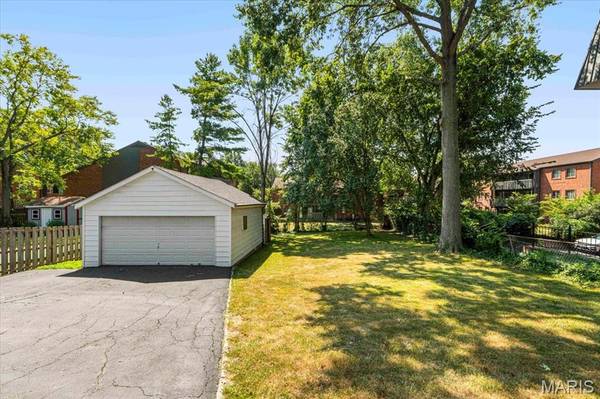 448 W Adams AVE, Kirkwood, MO 63122