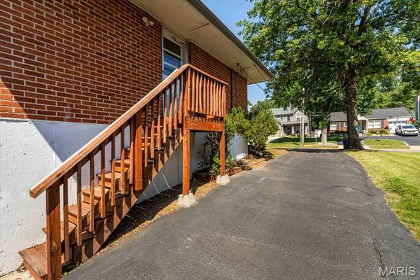 448 W Adams AVE, Kirkwood, MO 63122