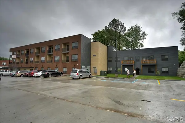 257 S FLORISSANT RD #108, Ferguson, MO 63135