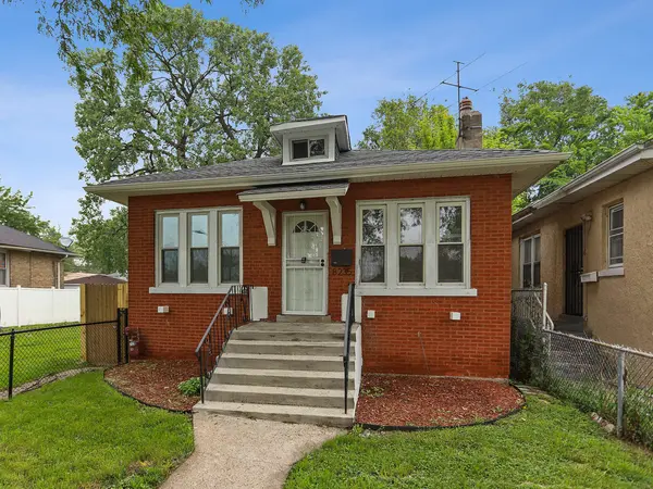 8235 S Woodlawn AVE, Chicago, IL 60619