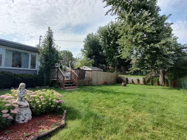 834 Shawnee TRL, Lake In The Hills, IL 60156