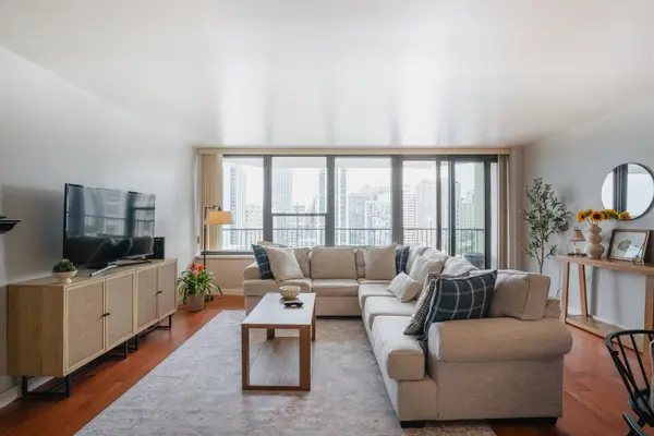 1560 N Sandburg TER #1506, Chicago, IL 60610