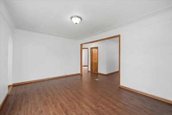 2215 Falls AVE, Waterloo, IA 50701