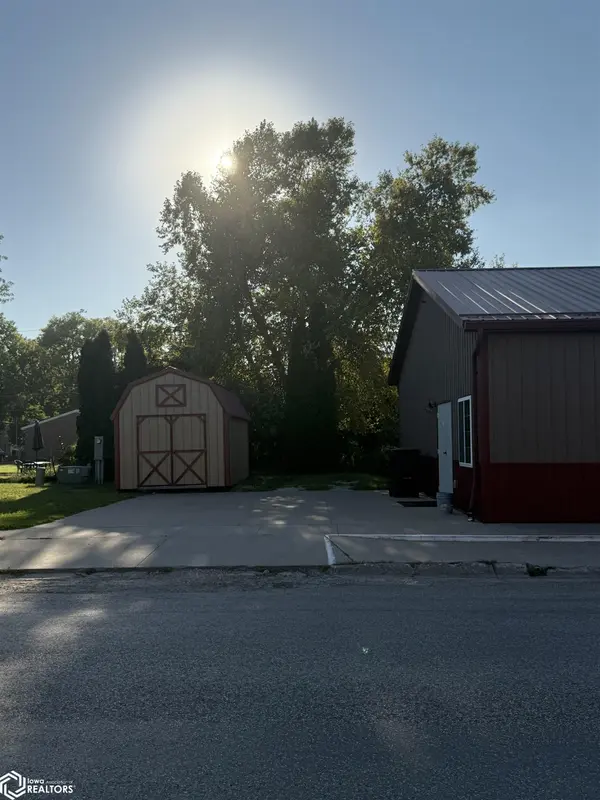 423 Avenue D, West Point, IA 52656