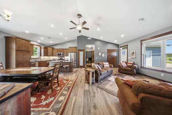 911 67th AVE, Hudson, WI 54016
