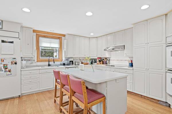 1870 Laurel AVE, Saint Paul, MN 55104