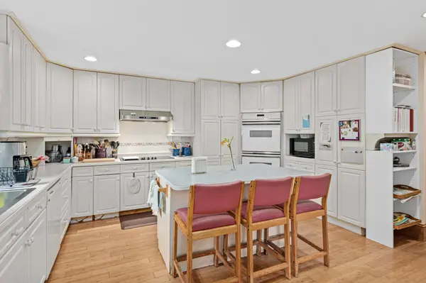 1870 Laurel AVE, Saint Paul, MN 55104