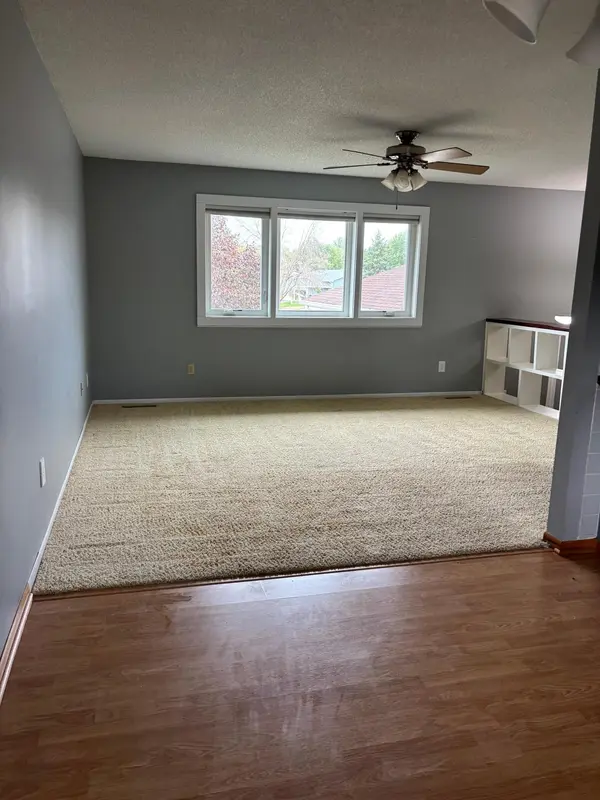 7101 Upper 17th ST N, Oakdale, MN 55128