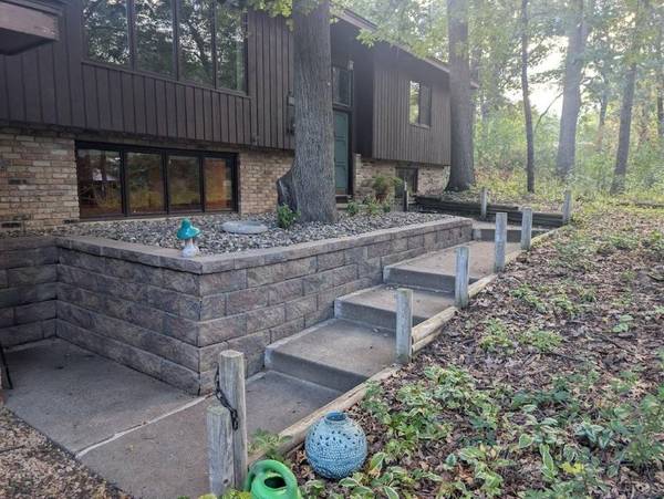 185 Bevins LN, Mahtomedi, MN 55115