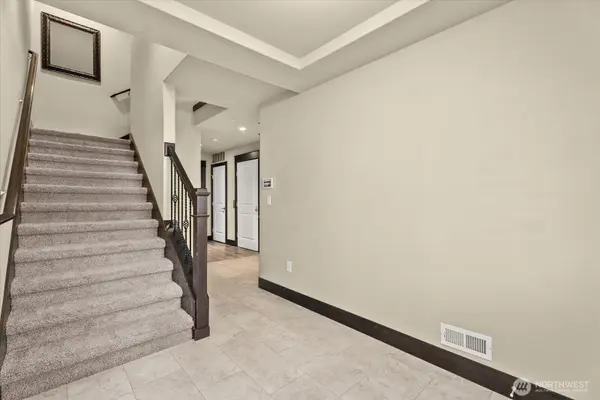 1357 Elma PL NE, Renton, WA 98059