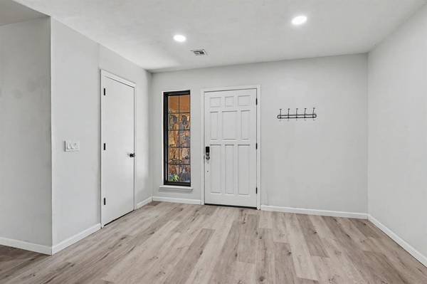 8305 NW 115th ST, Oklahoma City, OK 73008