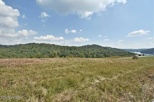 65 Pinnacle Lane, La Follette, TN 37766