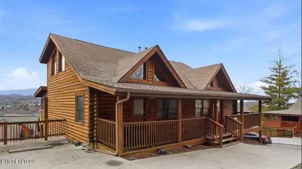 423 Big Bear Way, Pigeon Forge, TN 37863