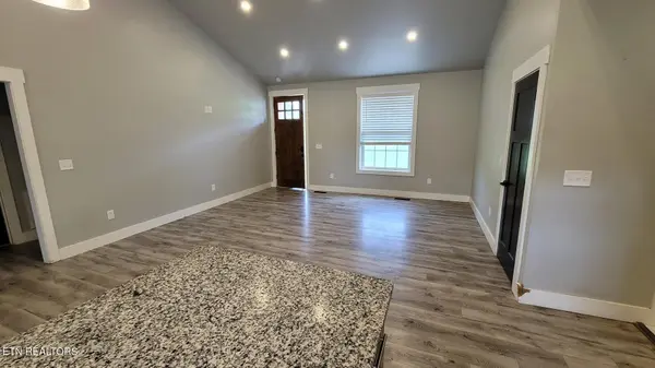 707 W Old A J Hwy, New Market, TN 37820