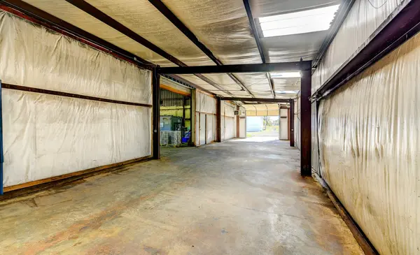 819 Industrial Rd, Centerville, TN 37033