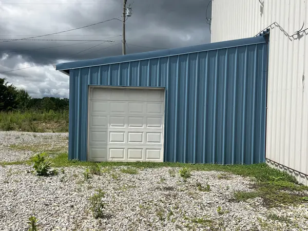 819 Industrial Rd, Centerville, TN 37033