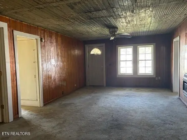 123 Groves Rd, Pikeville, TN 37367