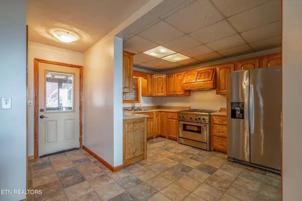 211 Wolf Run, Caryville, TN 37714
