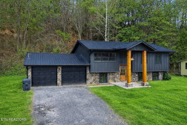 3139 Easy St, Pigeon Forge, TN 37862
