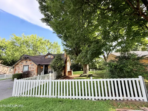 305 Jackson St, Sevierville, TN 37862