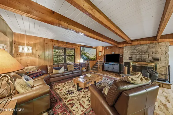 1211 N Baden Drive, Gatlinburg, TN 37738