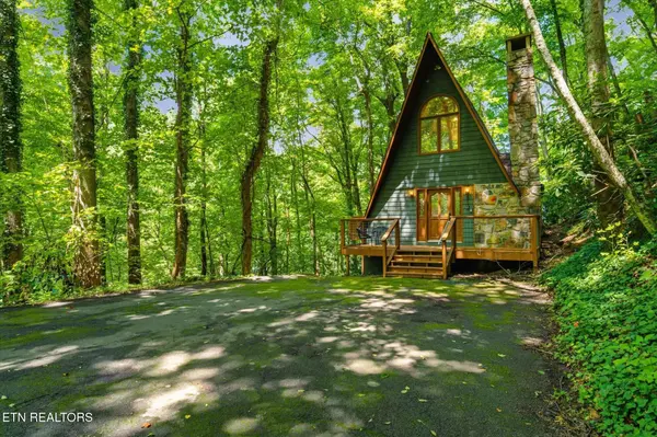 1215 N Baden Drive, Gatlinburg, TN 37738