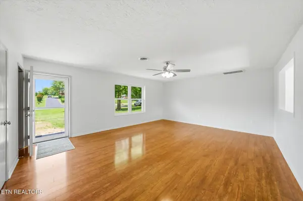 409 Windrush Circle, Sevierville, TN 37862