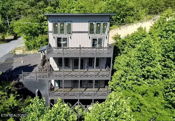 1924 Walker Tr, Sevierville, TN 37876
