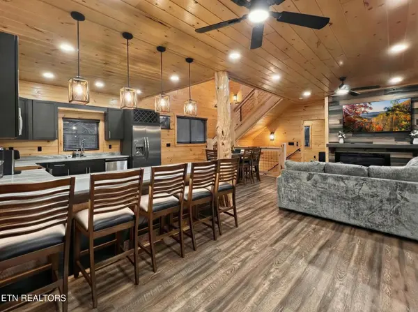 765 Chickasaw Gap Way, Pigeon Forge, TN 37863