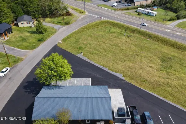 3136 Easy St, Sevierville, TN 37862