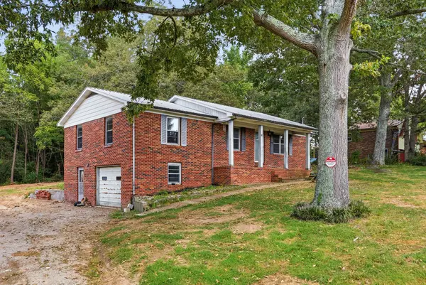 76 Gay Rd, Mcminnville, TN 37110
