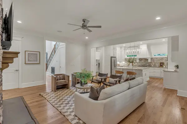 1018B Downey Dr, Nashville, TN 37205