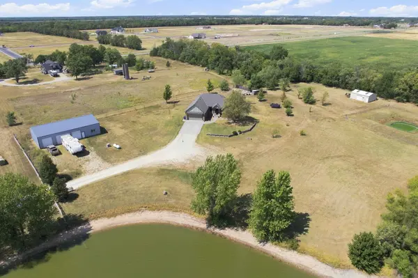 5000 E Idle Banks Circle, Valley Center, KS 67147