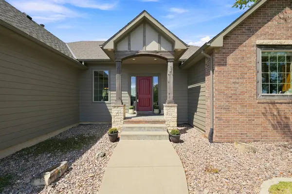 5000 E Idle Banks Circle, Valley Center, KS 67147