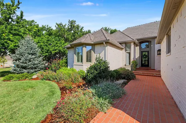 9130 E Woodspring St, Wichita, KS 67226