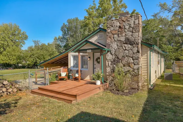 1711 W Nichols ST, Springfield, MO 65802