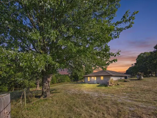 1300 Long Branch RD, Mack's Creek, MO 65786
