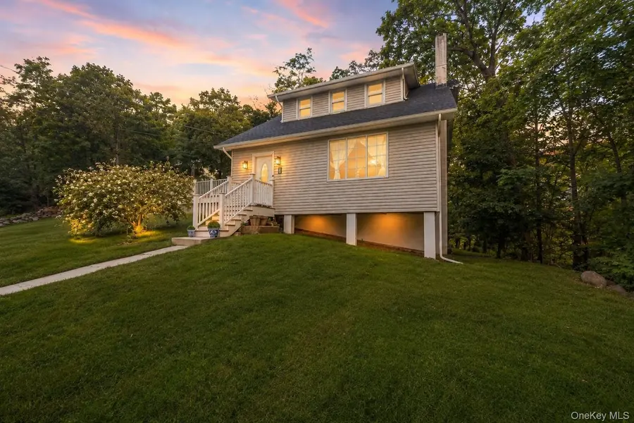 16 Hillside AVE, Highland Falls, NY 10928