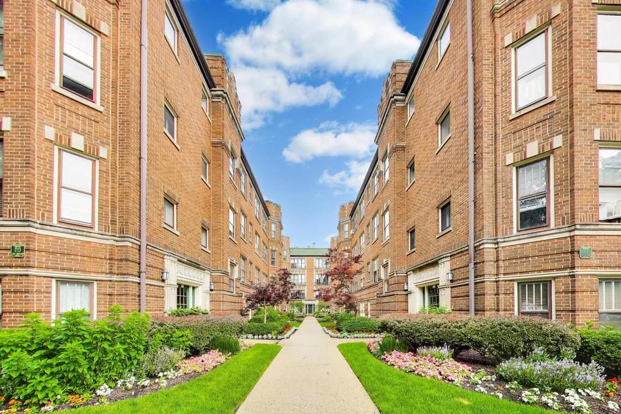 719 Hinman AVE #1W, Evanston, IL 60202