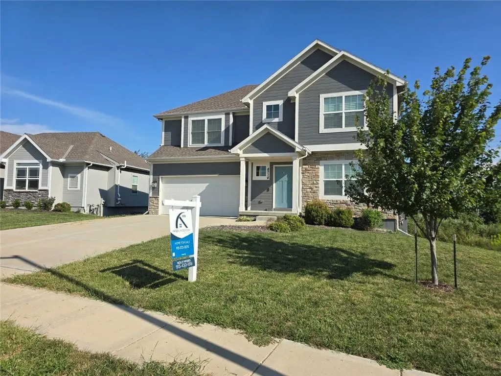 8714 NE 103rd TER, Kansas City, MO 64157
