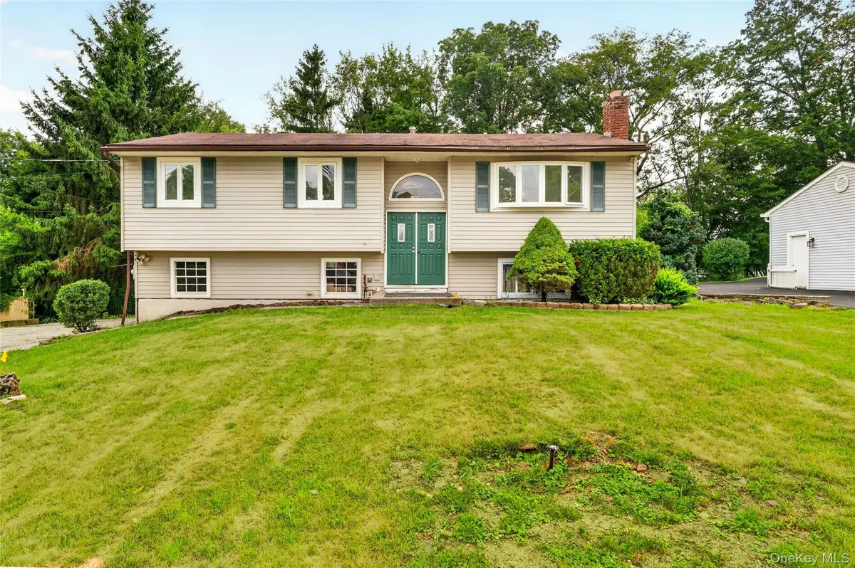 23 Marcy LN, Middletown, NY 10941